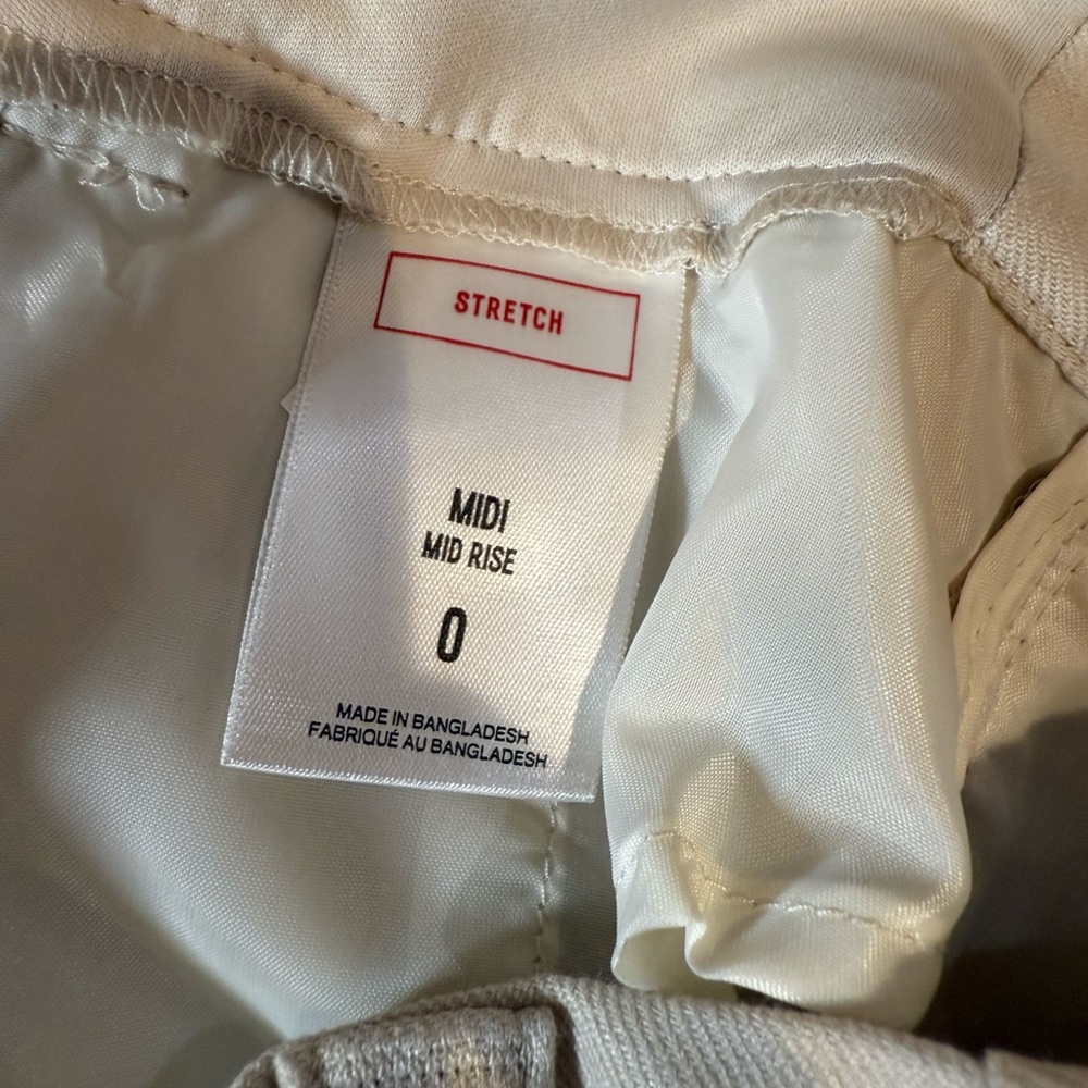 Express Midi Mid Rise Khaki Linen Shorts - Picture 7 of 7
